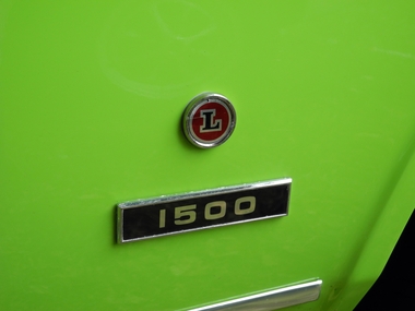 Ford Capri I 1500 L Emblem
Ford Capri I I 1500 L Badge
Ford Capri I 1500 L emblme